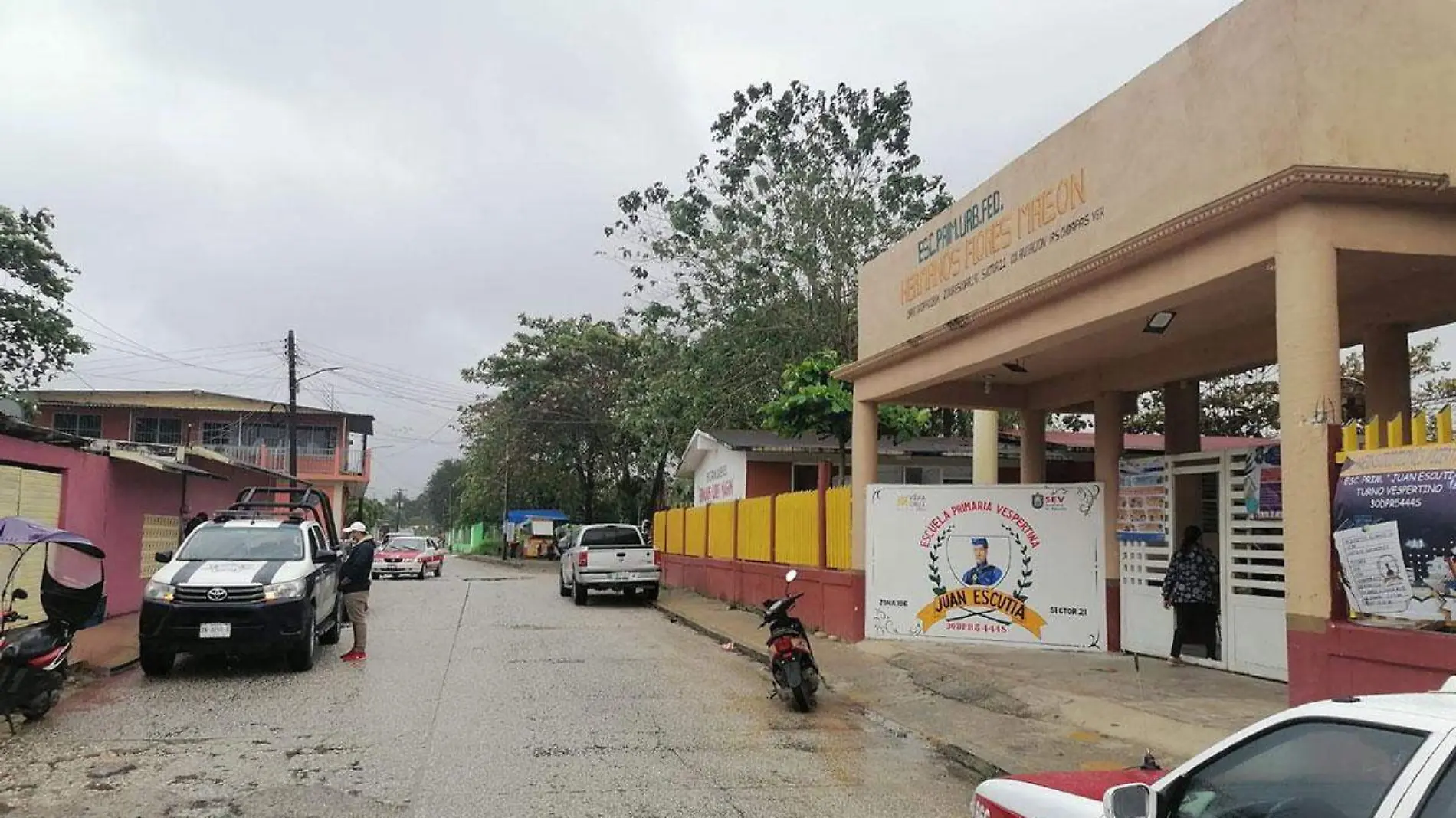 2 Roban primaria Hermanos Flores Magon en Veracruz